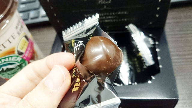 ガーナ生チョコレートブラック